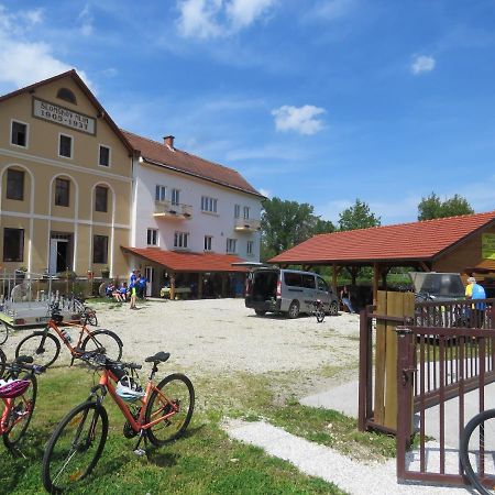 Mill House Apartment And Camping Ljutomer Eksteriør bilde