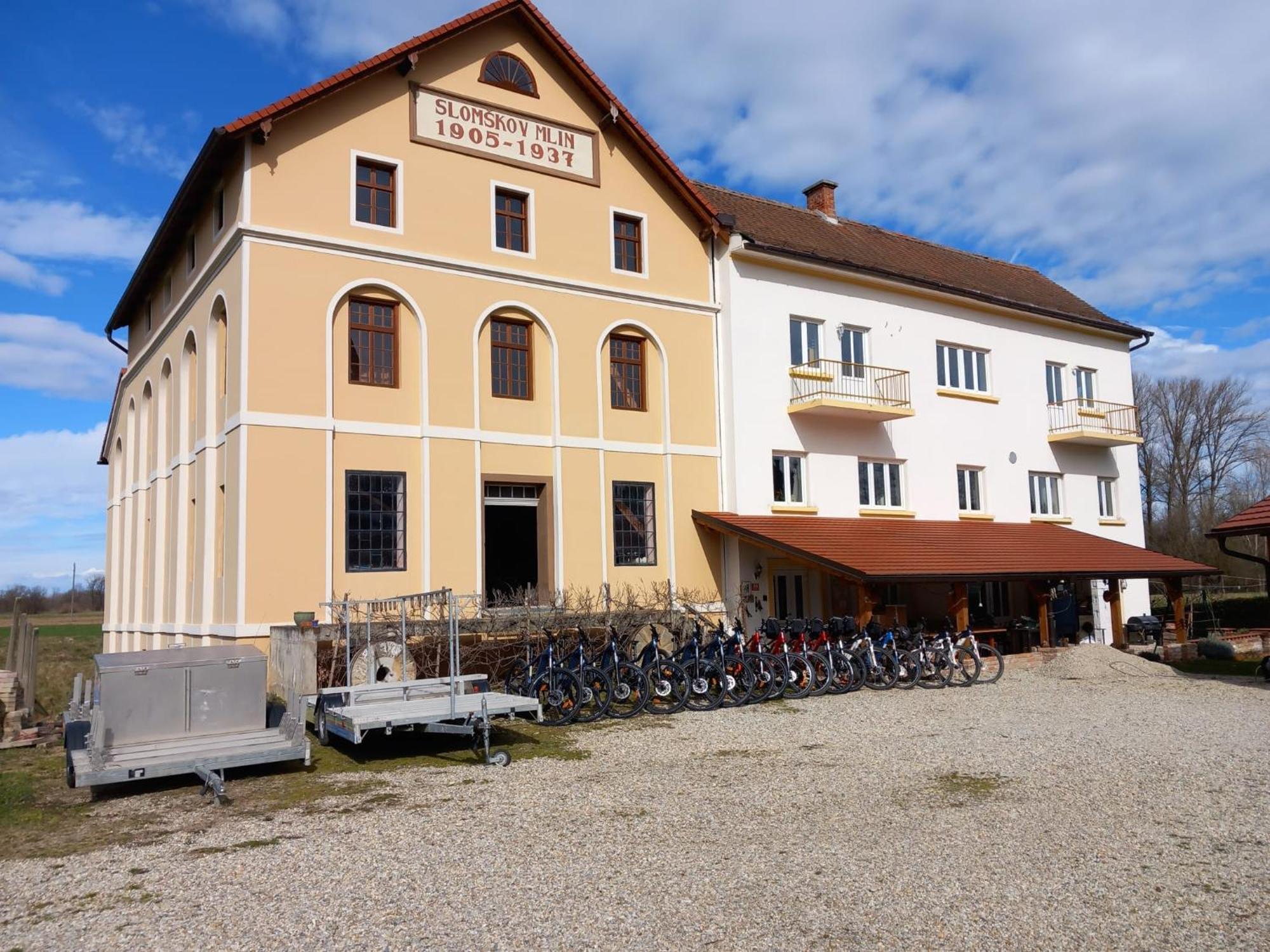 Mill House Apartment And Camping Ljutomer Eksteriør bilde